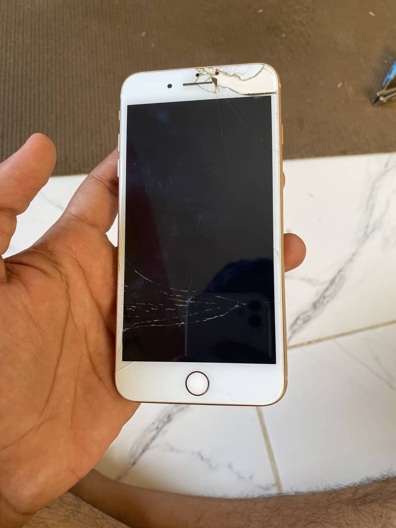 Iphone 8+ 1