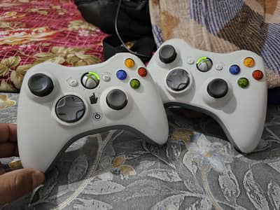 Xbox 360 Jasper 500 GB Jailbreak with 2 Wireless Controllers & Games