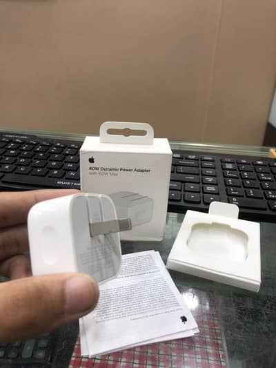 Apple Original 40W Adapter