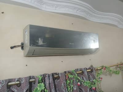 Gree 1.5 ton Smart Wifi Air conditioner