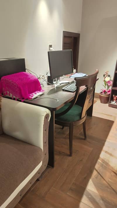 Executive table for sale with  2 chairs