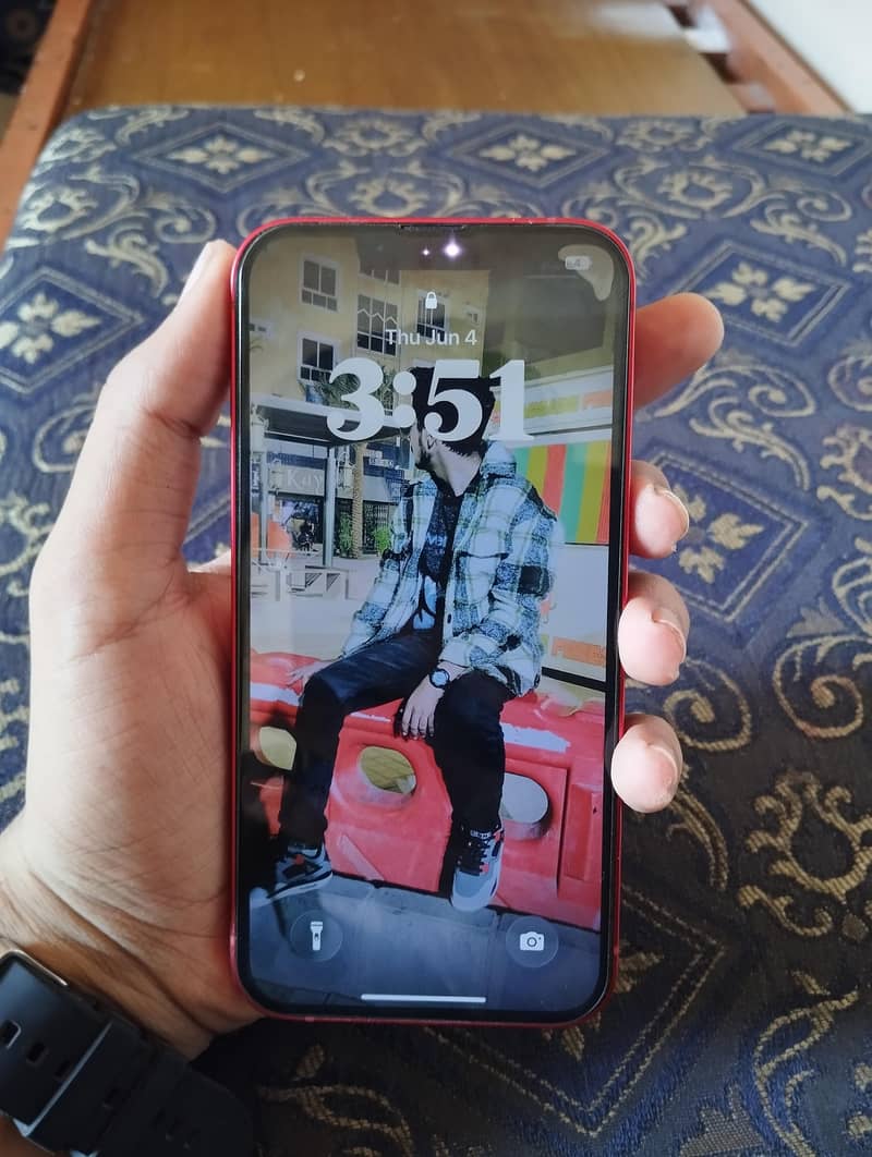 iPhone 13 4