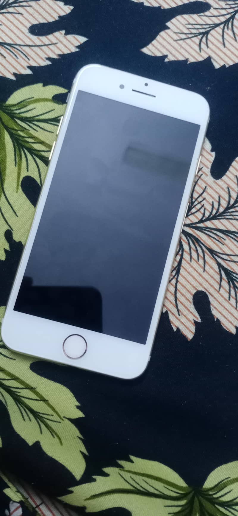 Apple iPhone 7 0