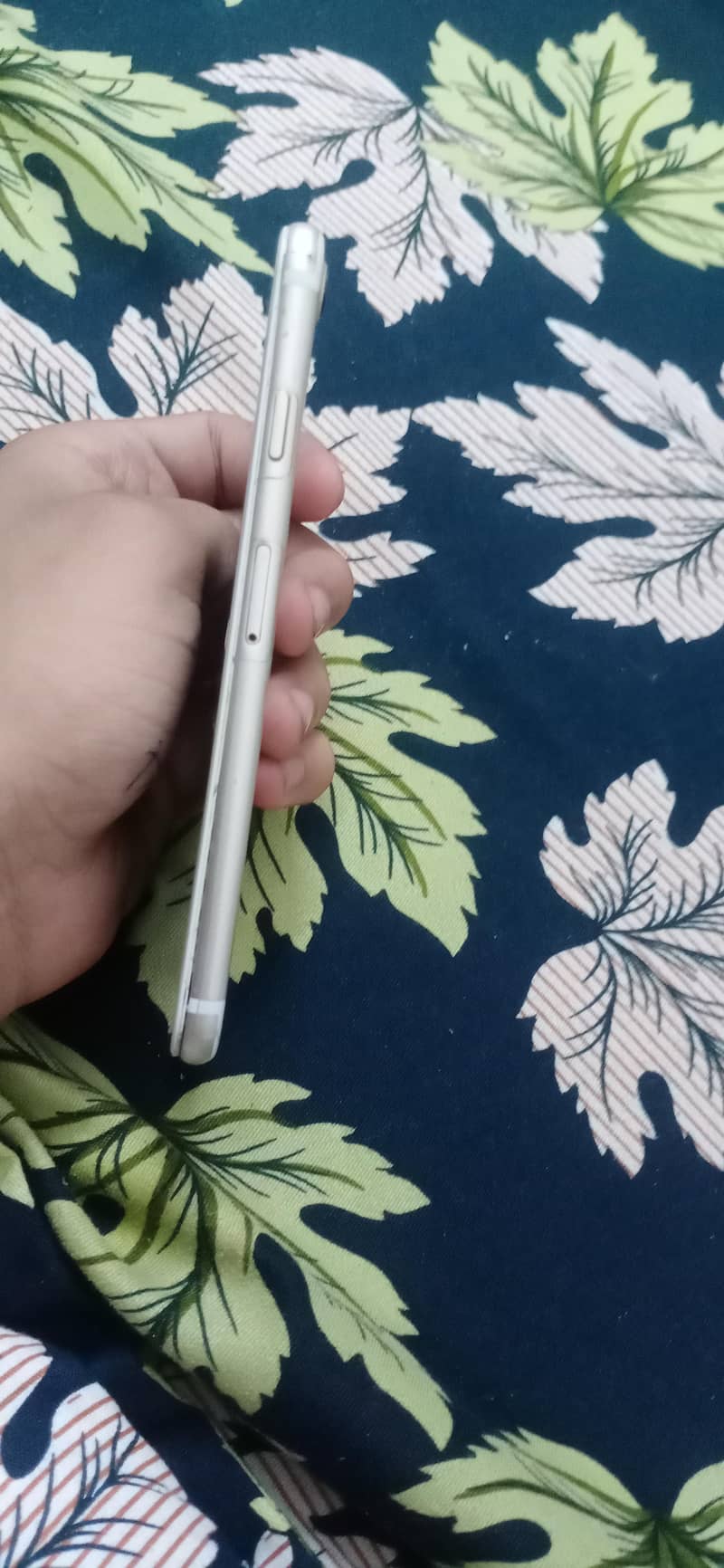 Apple iPhone 7 3