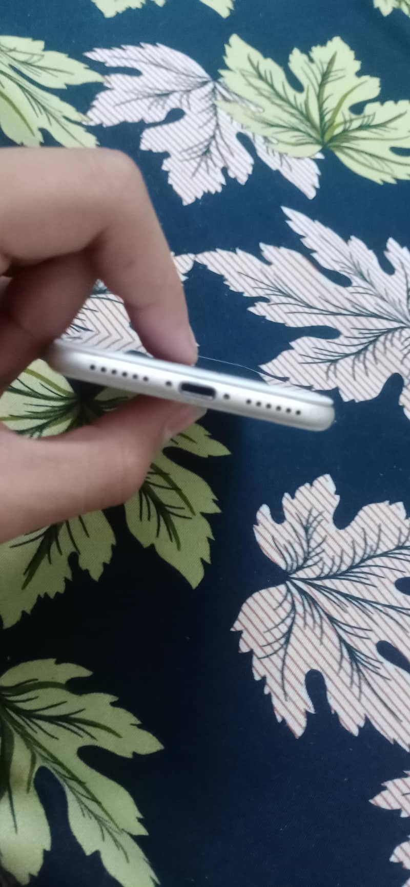 Apple iPhone 7 4