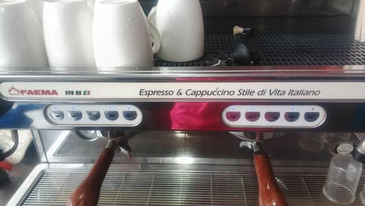 coffee machine with grinder