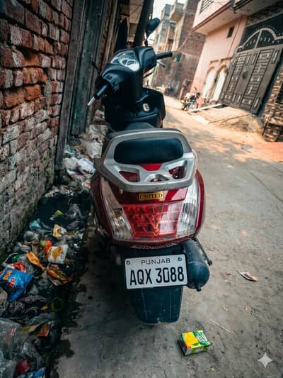 Scooty Family Used in perfect condition like New