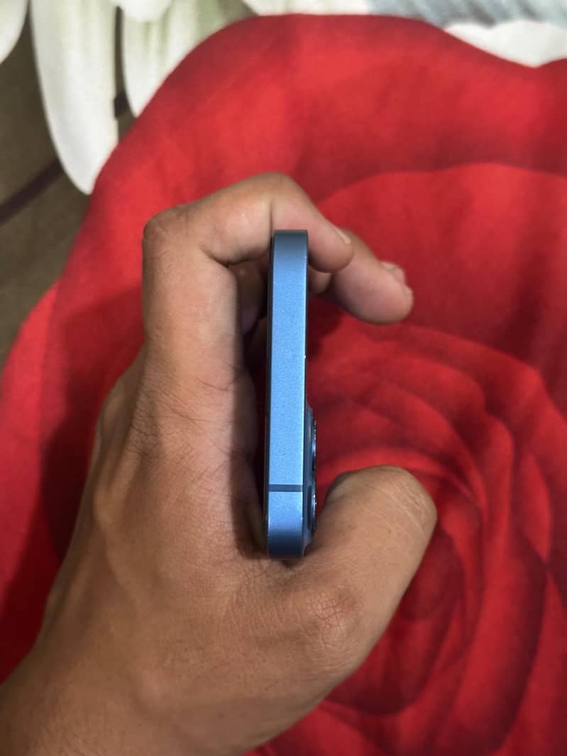 Apple iPhone 13 1