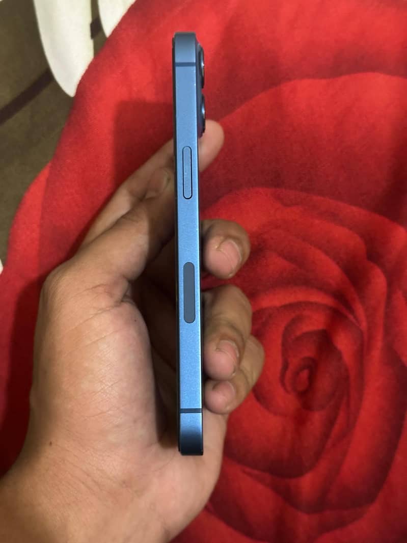 Apple iPhone 13 3