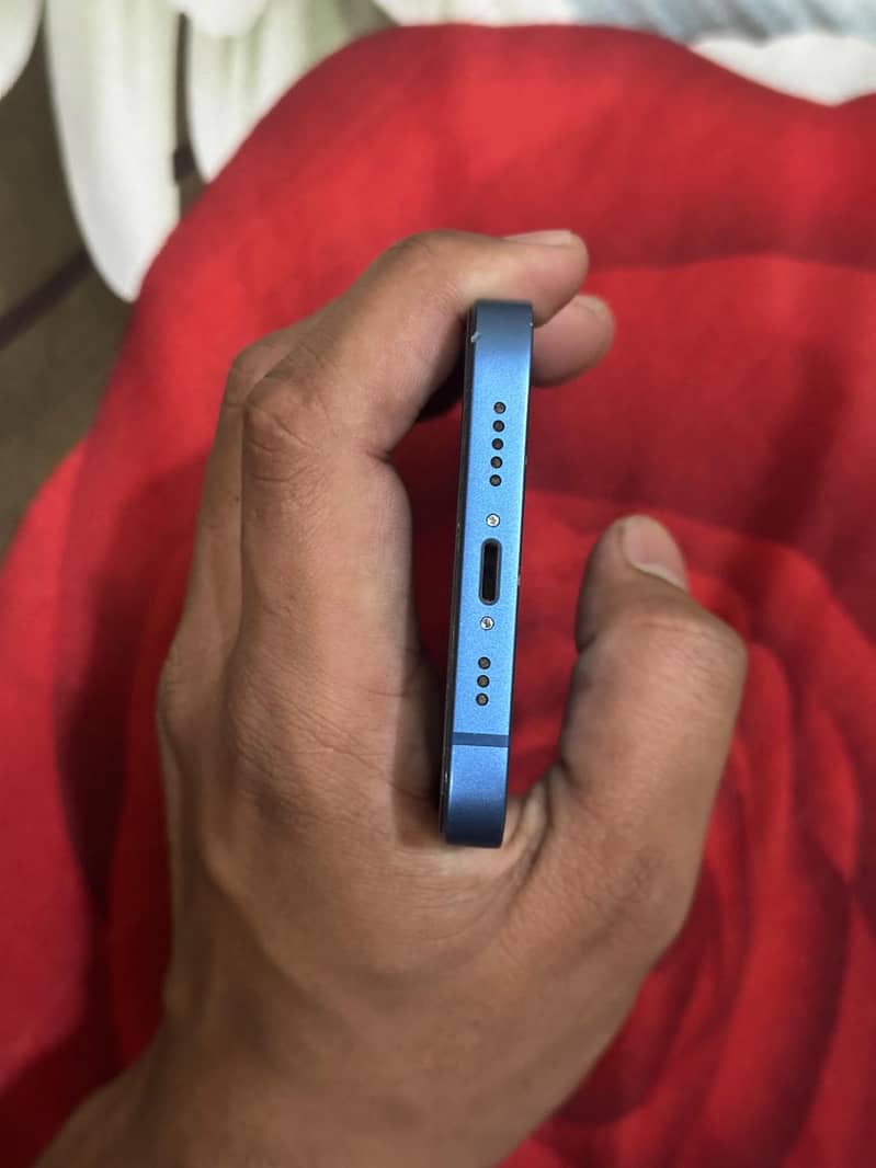 Apple iPhone 13 4