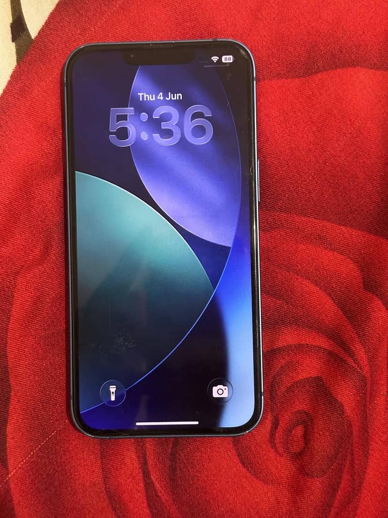 Apple iPhone 13 5