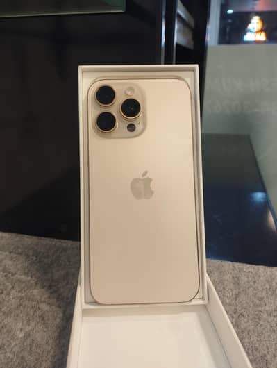 Apple iPhone 16 Pro Max 256 Desert Titanium 90  battery health