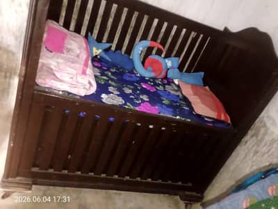"Baby Cot for Sale – Excellent Condition
