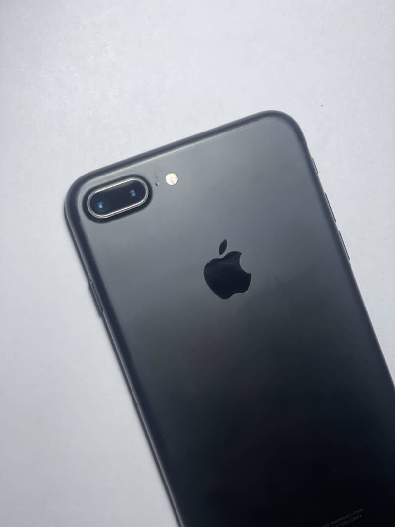 Apple iPhone 7 Plus 5