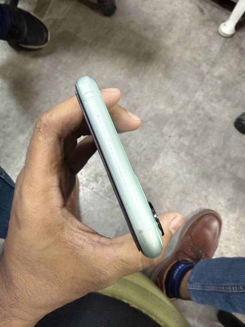 Apple iPhone 11 6