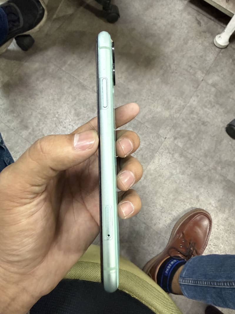 Apple iPhone 11 8