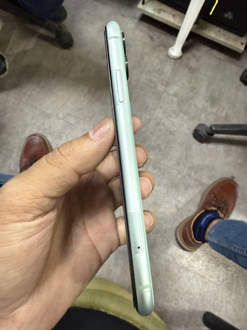 Apple iPhone 11 10
