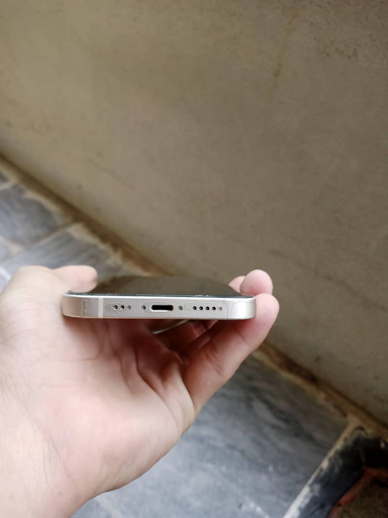 iPhone 13 2