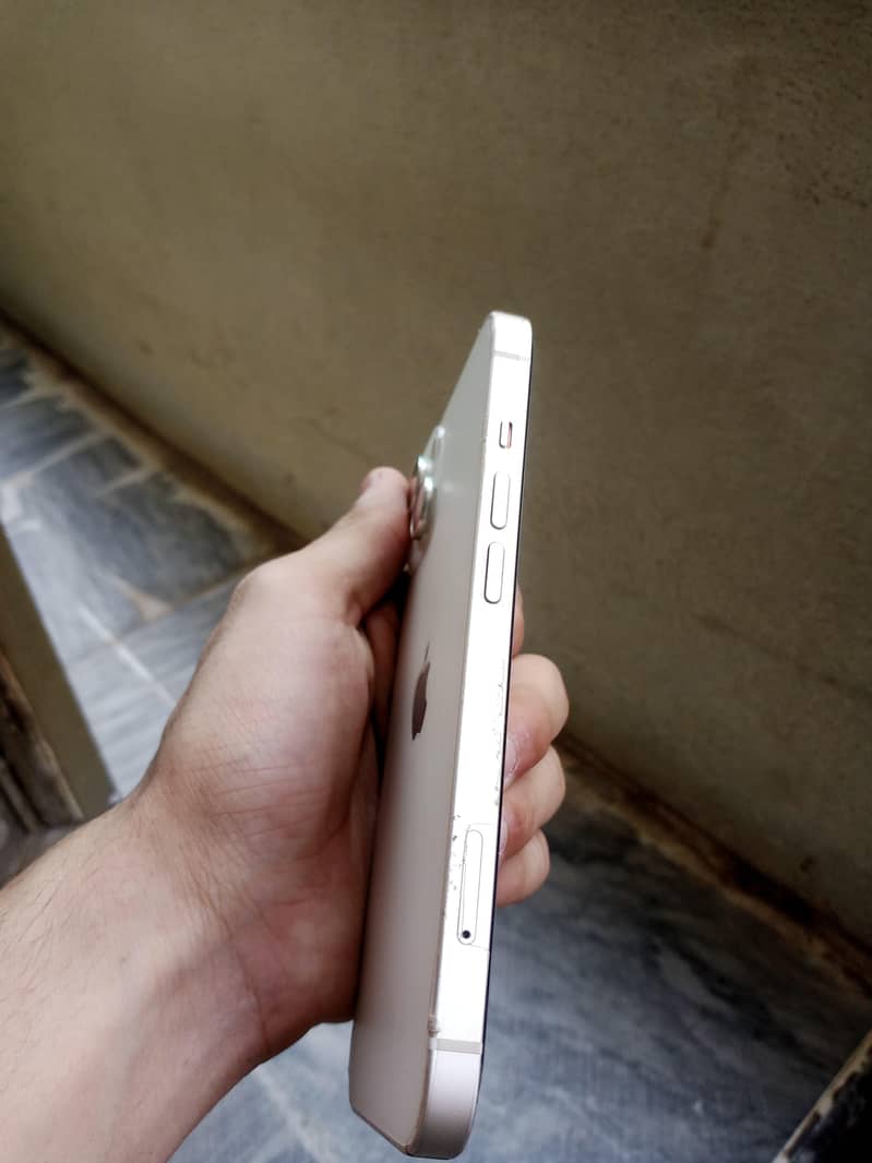 iPhone 13 5