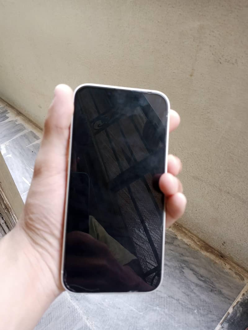 iPhone 13 6