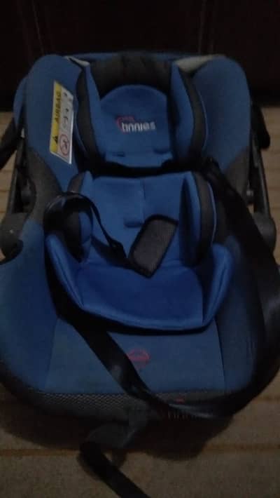 baby carry cot in blue ( by tinnies )