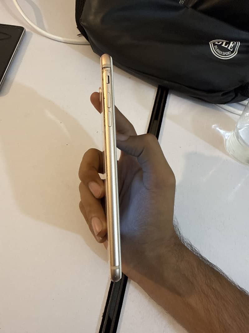 Apple iPhone 8 Plus 2