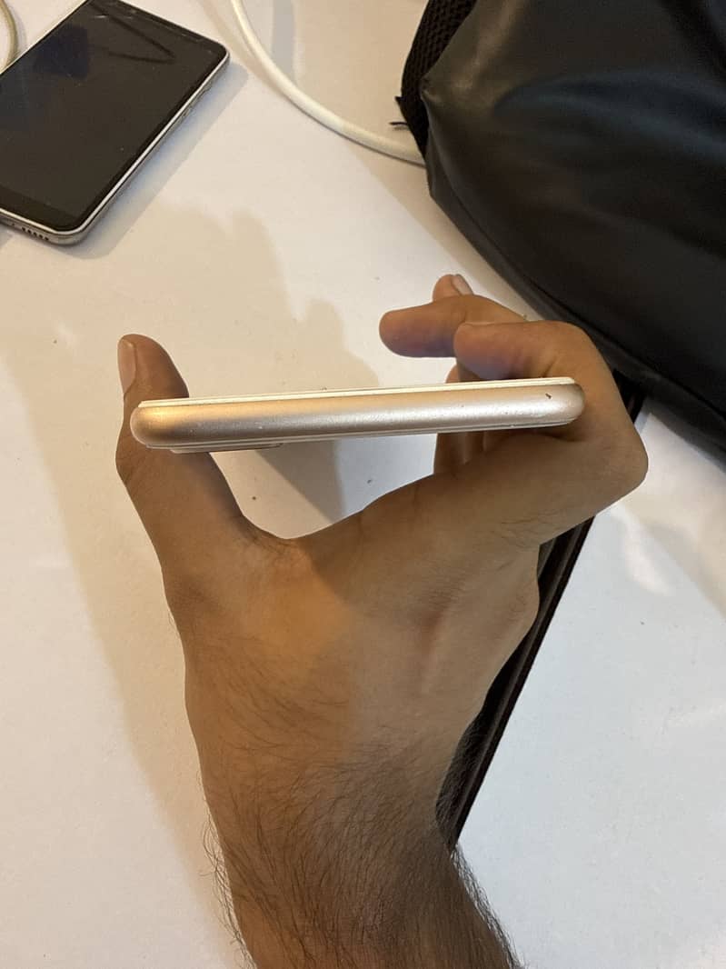 Apple iPhone 8 Plus 5