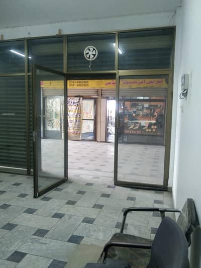 Aluminum Gate 19.2 feet by 9.5 feet