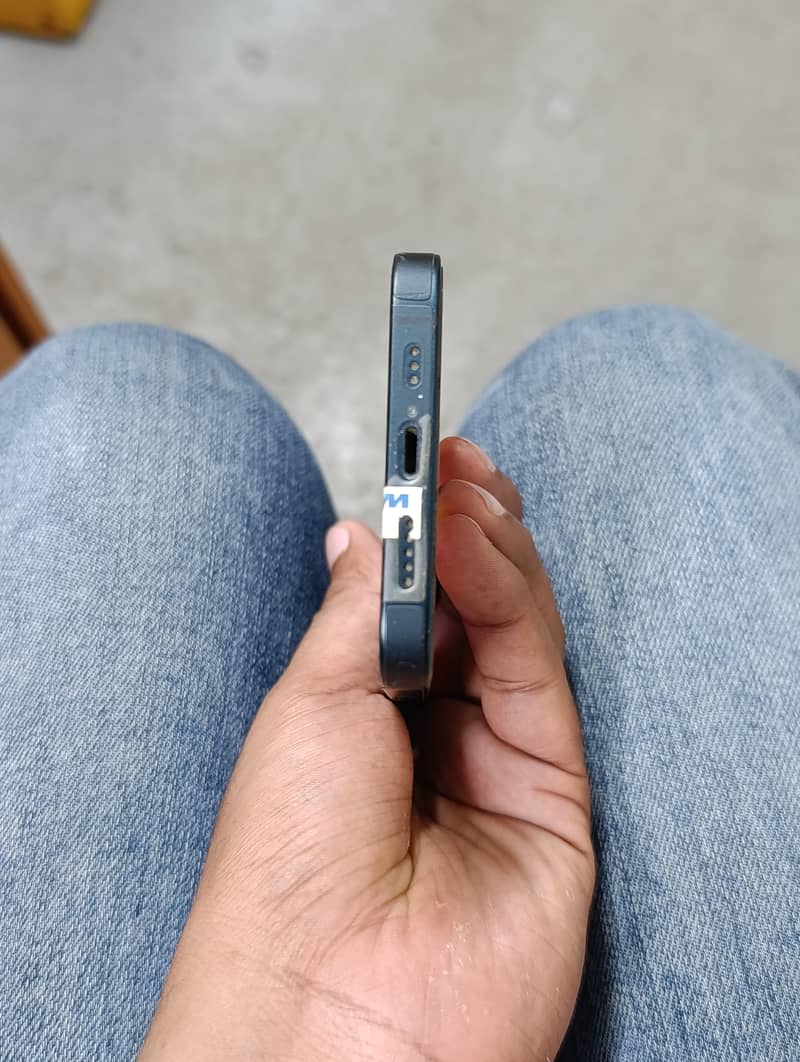 iPhone 14 4