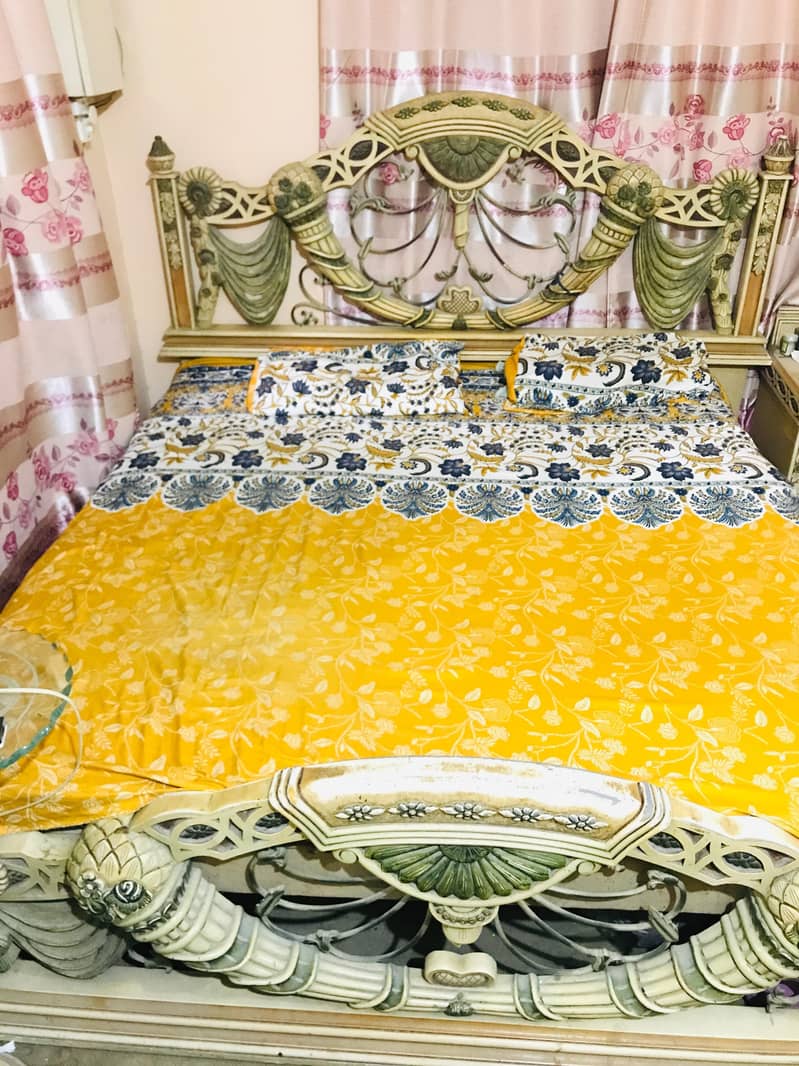 used bed set complete 0