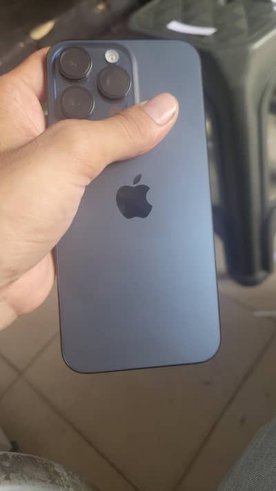 I phone 15 pro max with box 256 gb jv