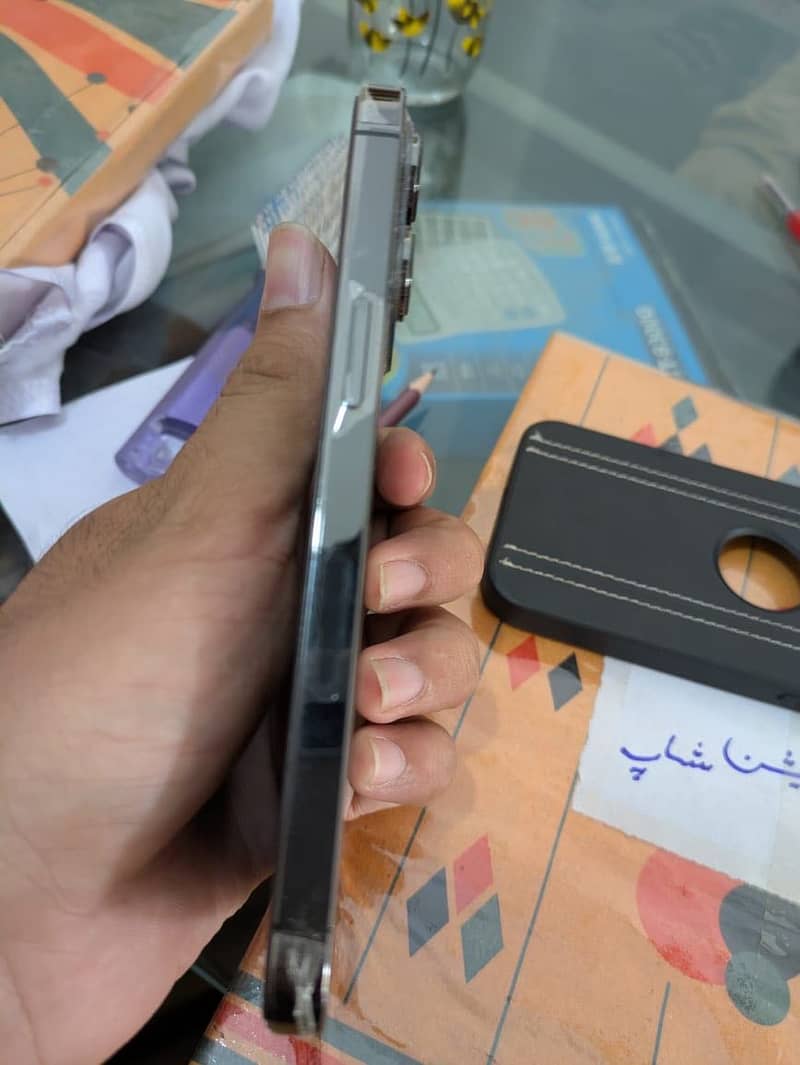 Apple iPhone 13 Pro 2