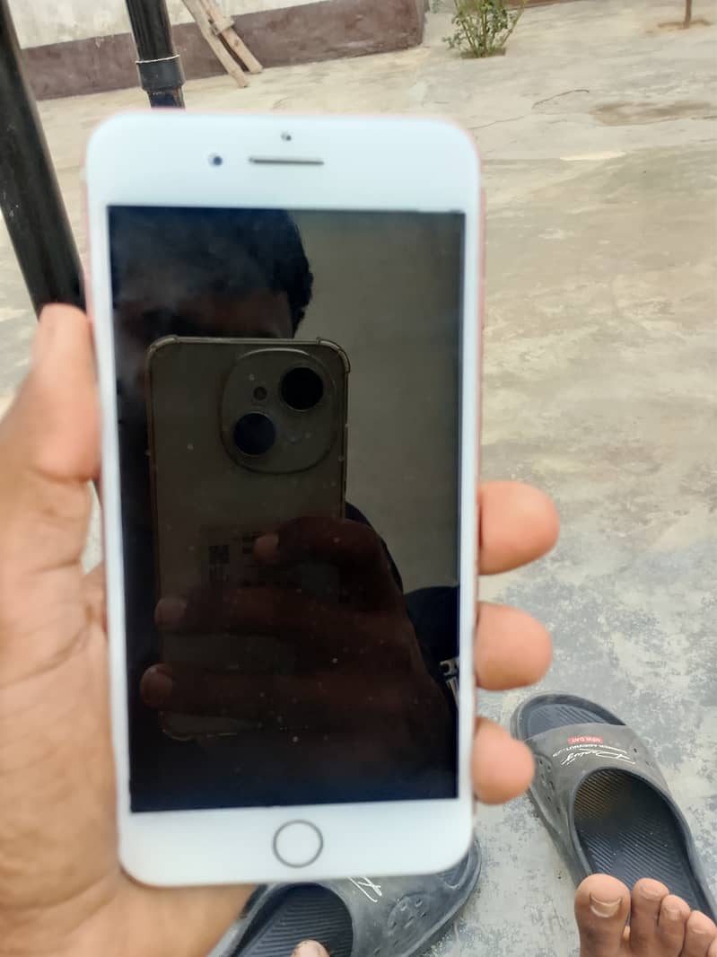Apple iPhone 7 Plus 1