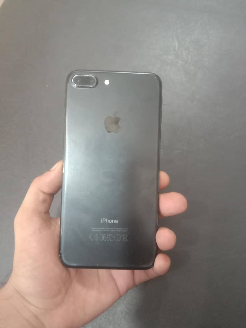 Apple iPhone 7 Plus 1