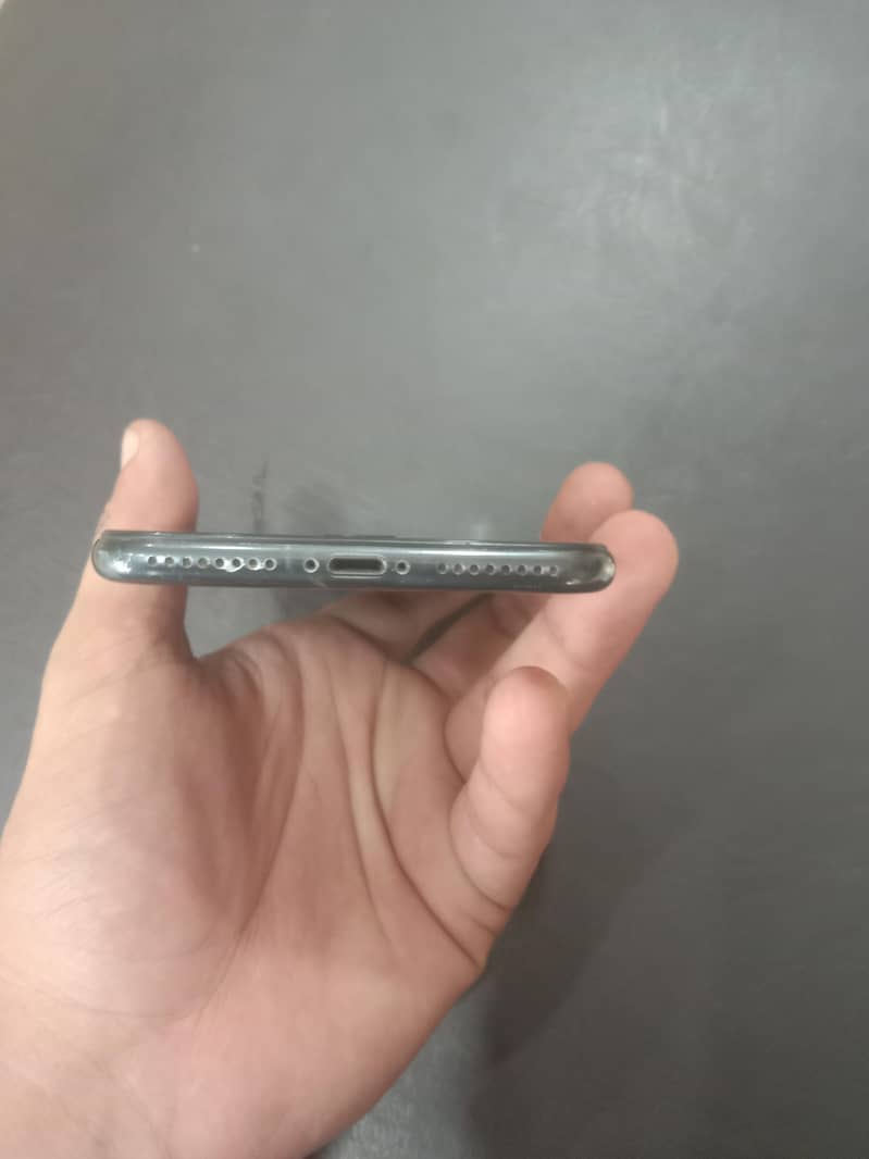 Apple iPhone 7 Plus 3