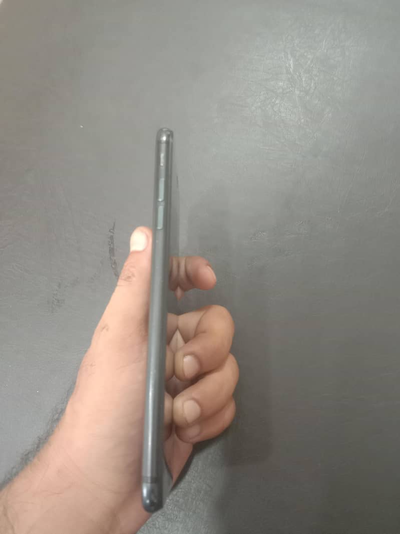 Apple iPhone 7 Plus 4