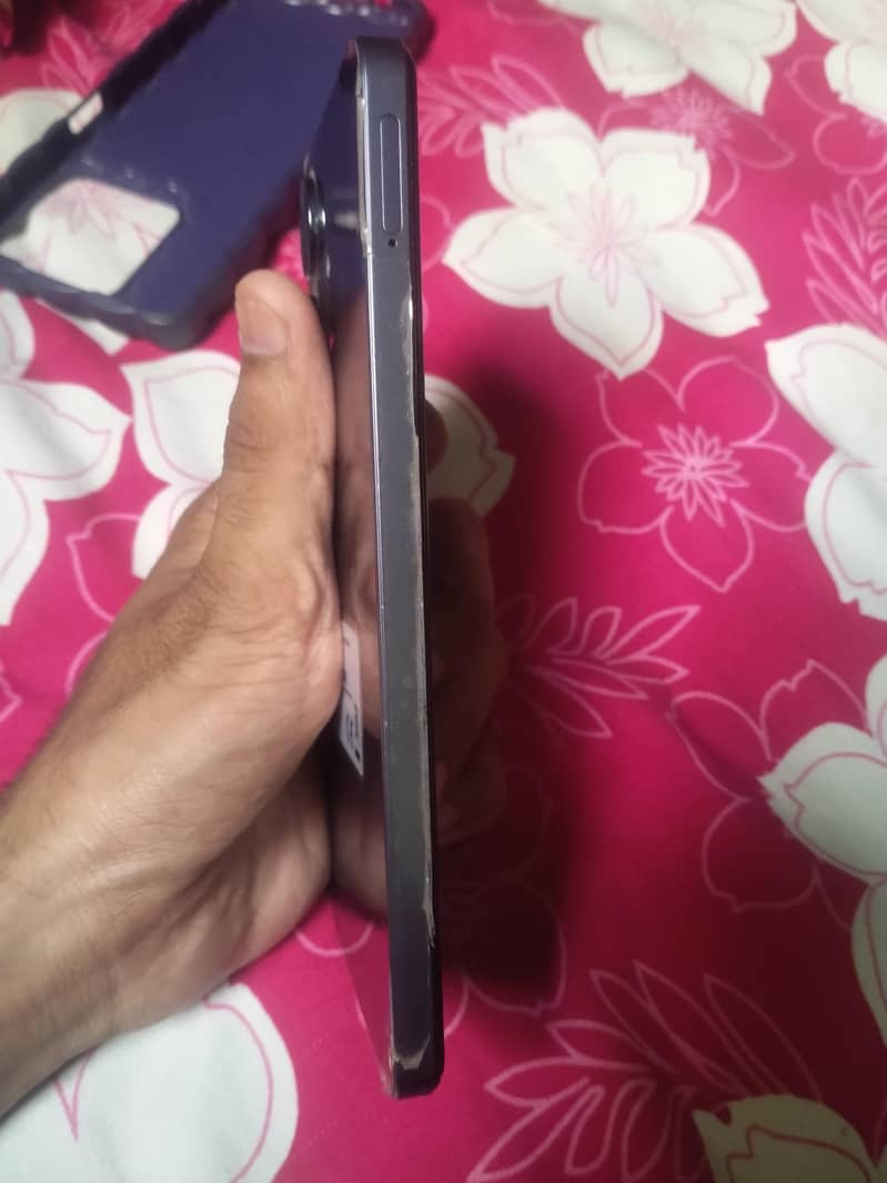 Realme Note 60 4
