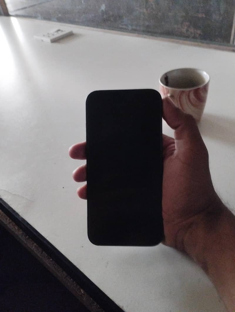 Apple iPhone 13 1