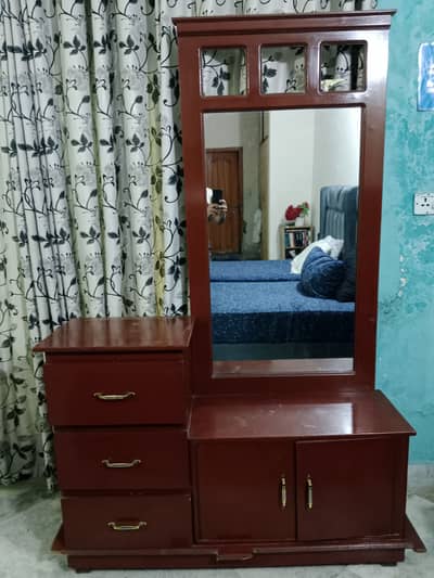 Dressing table