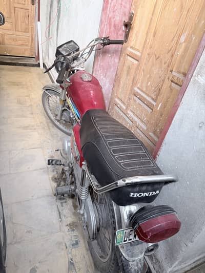 Honda 125 red condition 10/7