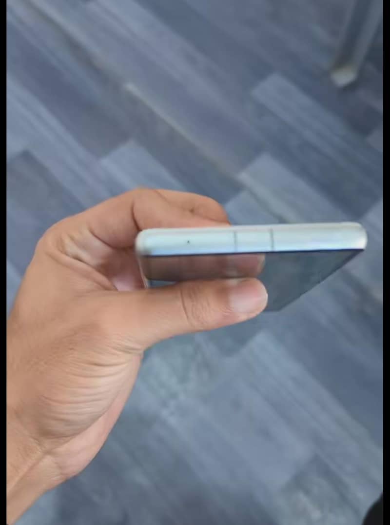 Google Pixel 7a 4