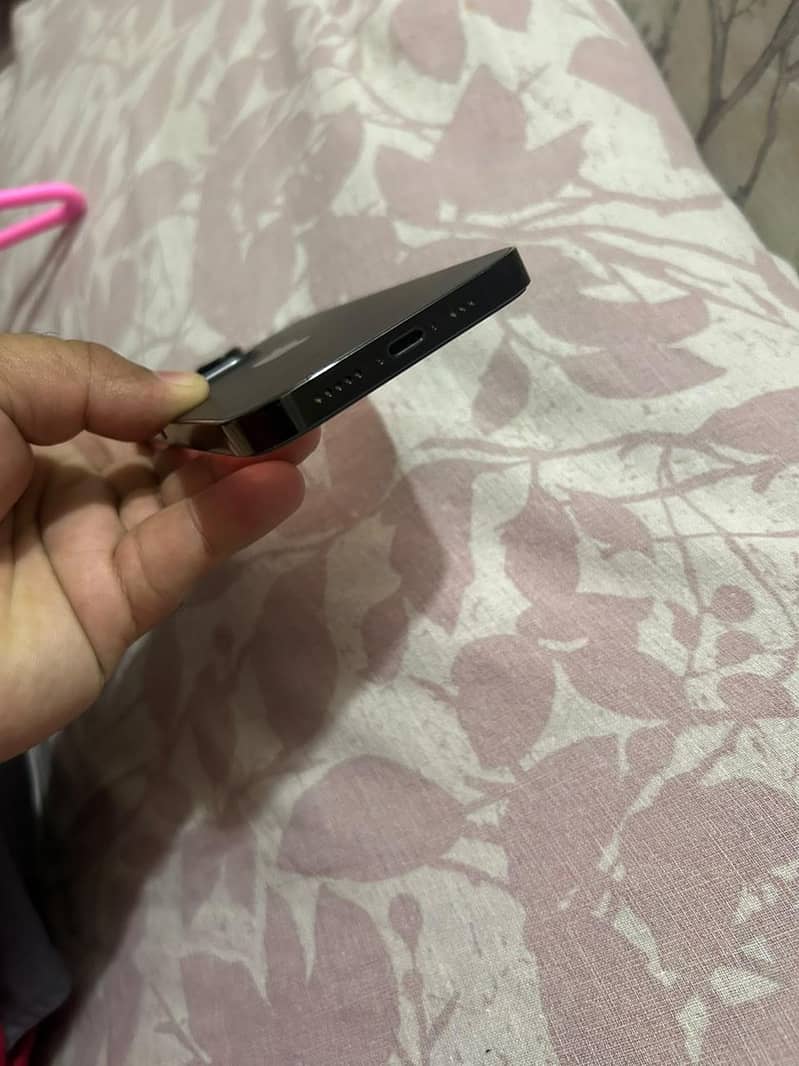 iPhone 14pro 2