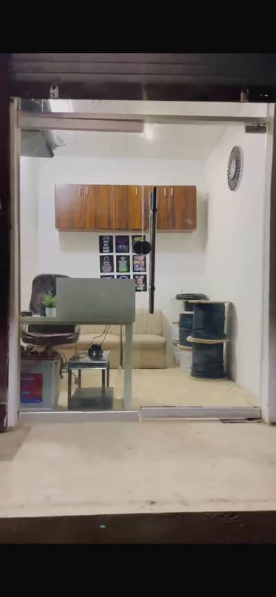 1 glass door 2 battery 1 inverter 2 solar panels