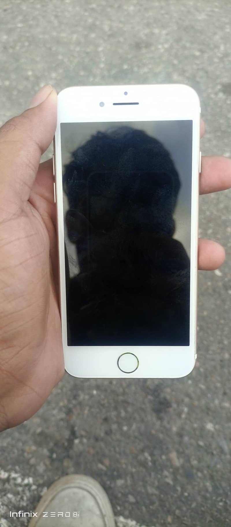 Apple iPhone 7 2