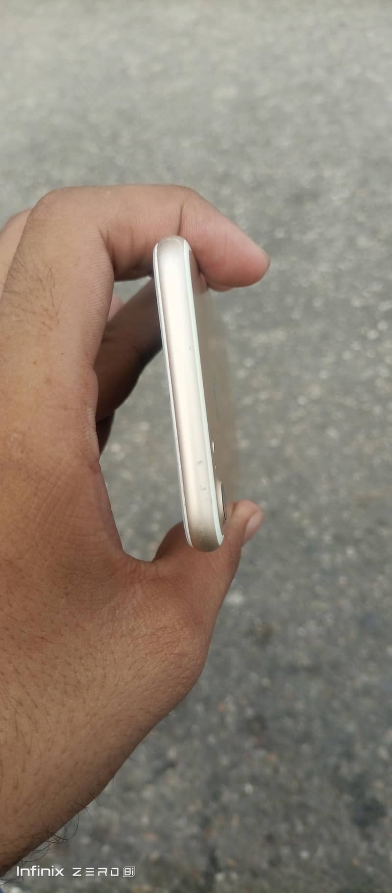 Apple iPhone 7 3