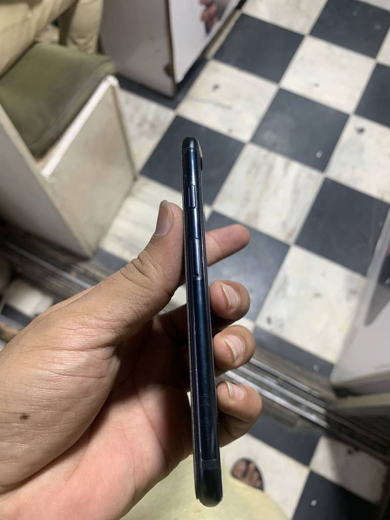 Apple iPhone SE 4