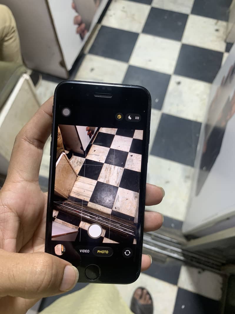Apple iPhone SE 7