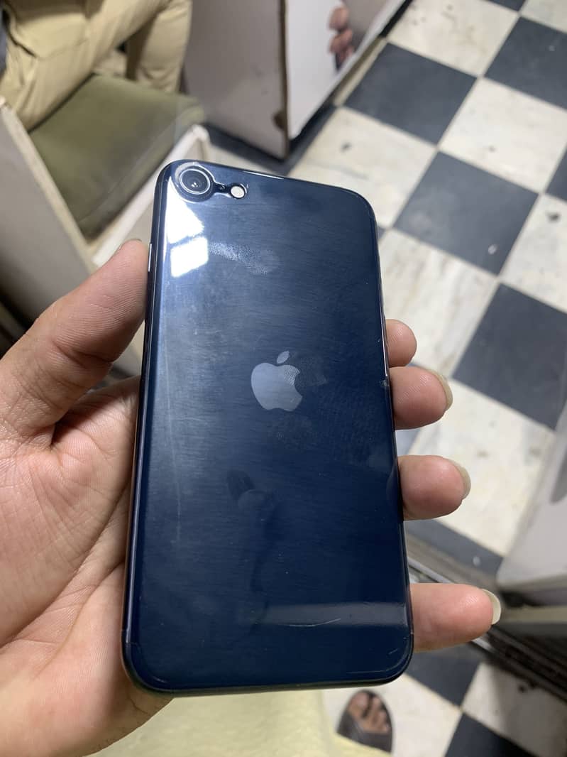 Apple iPhone SE 12