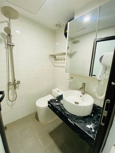 1 Canal Upper Portion available for rent in g10