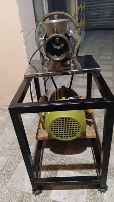 Qeema machine